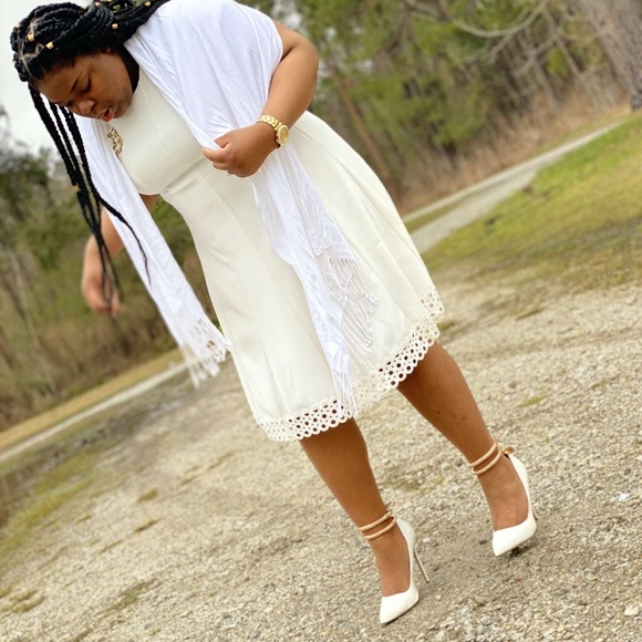 Meet your Posher, Lakia - Picture 2 of 6